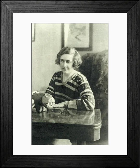 Framed Print : Agatha Christie (1924) Framed Print : Agatha Christie (1924)