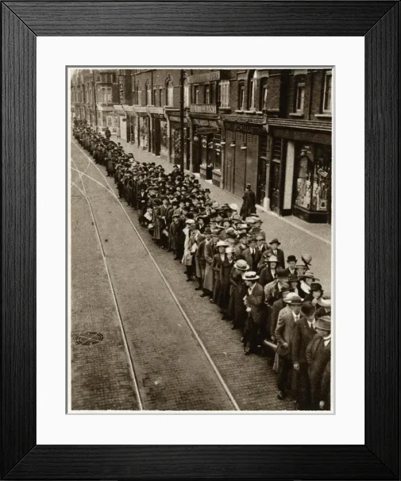 Framed Print : Rail Strike, queing for the tram-car 1919 Framed Print : Rail Strike, queing for the tram-car 1919