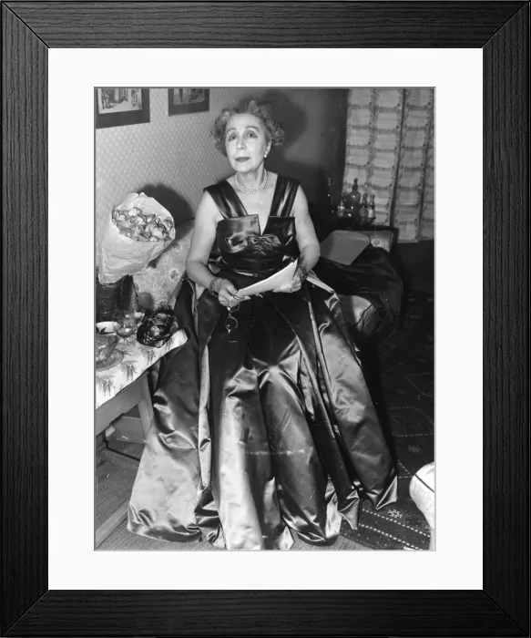 Framed Print : Dame Edith Evans Framed Print : Dame Edith Evans