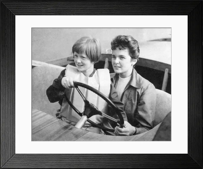 Framed Print : Mrs Donald Campbell and daughter Georgina Framed Print : Mrs Donald Campbell and daughter Georgina
