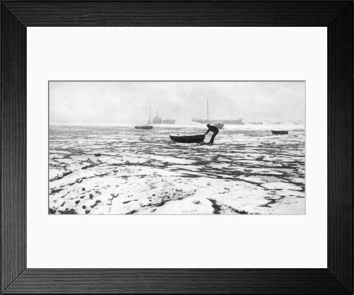 Framed Print : Thames Estuary during the winter of 1947 Framed Print : Thames Estuary during the winter of 1947