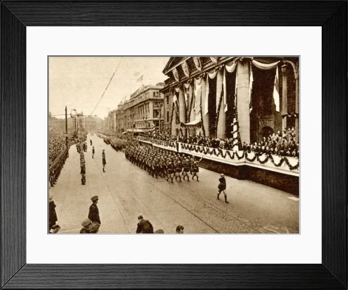 Framed Print : The Republic of Ireland proclaimed: saluting the GPO