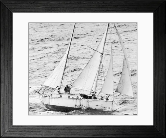 Framed Print : Sir Robin Knox-Johnston circumnavigates the globe