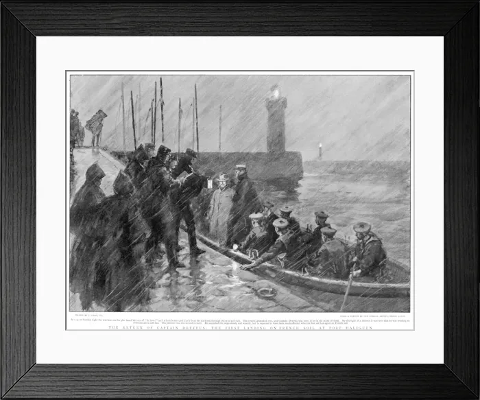 Framed Print : The return of Captain Dreyfus: 1st landing on French soil Framed Print : The return of Captain Dreyfus: 1st landing on French soil