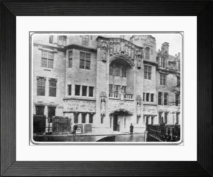 Framed Print : Middlesex Guildhall entrance Framed Print : Middlesex Guildhall entrance
