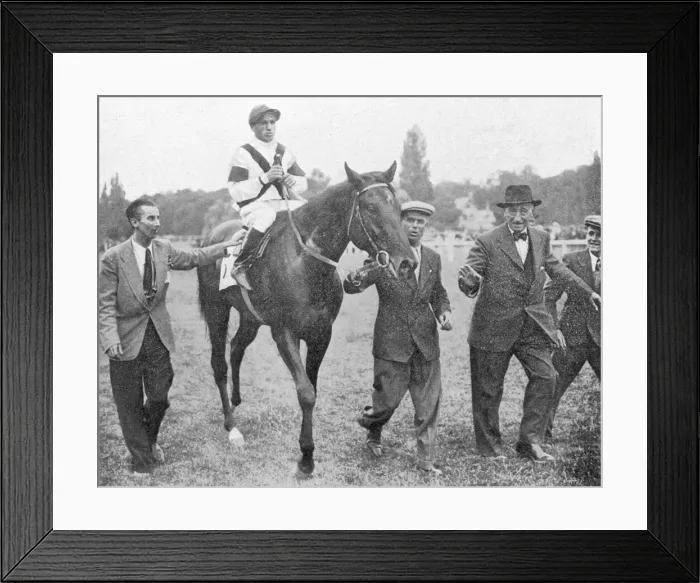 Framed Print : Nearco after winning Grand Prix de Paris