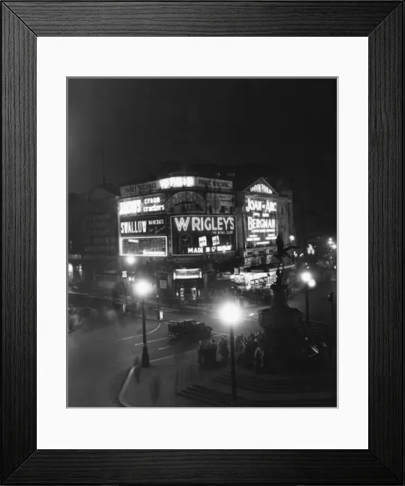 Framed Print : Piccadilly Circus at night Framed Print : Piccadilly Circus at night