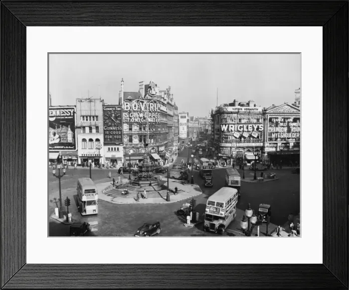 Framed Print : Piccadilly Circus