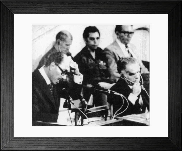 Framed Print : Anwar Sadat addresses the Israeli Parliement Framed Print : Anwar Sadat addresses the Israeli Parliement