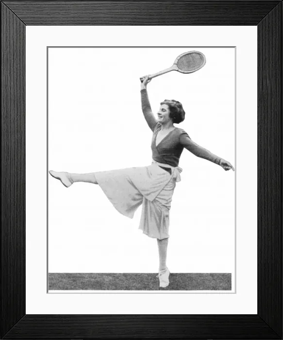 Framed Print : Lili de Alvarez and her divided skirt