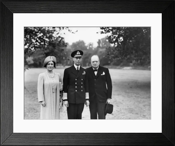 Framed Print : King George VI and Winston Churchill, 1940 Framed Print : King George VI and Winston Churchill, 1940