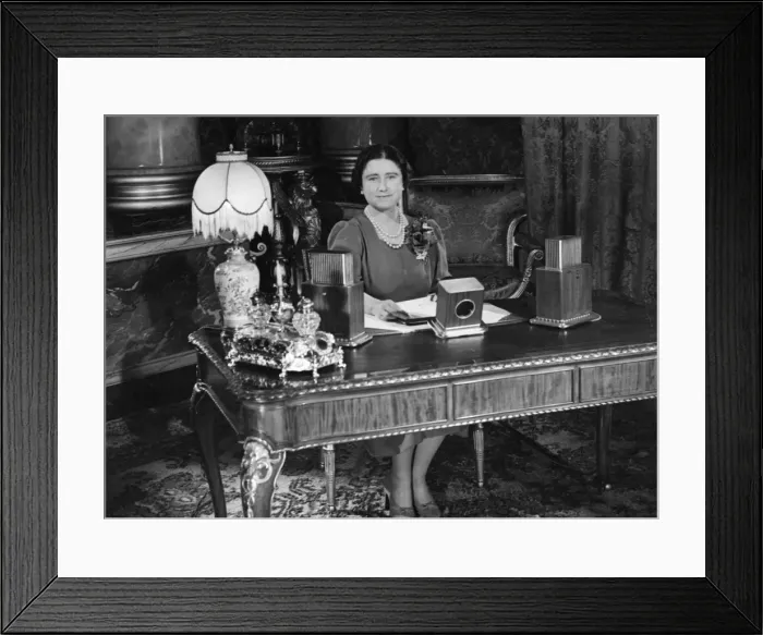 Framed Print : Queen Elizabeth making a wartime radio broadcast