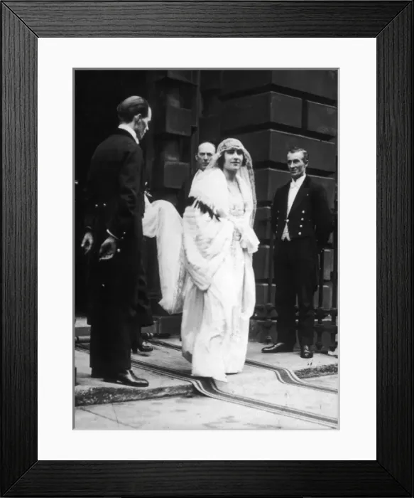 Framed Print : Elizabeth Bowes-Lyon on her wedding day Framed Print : Elizabeth Bowes-Lyon on her wedding day