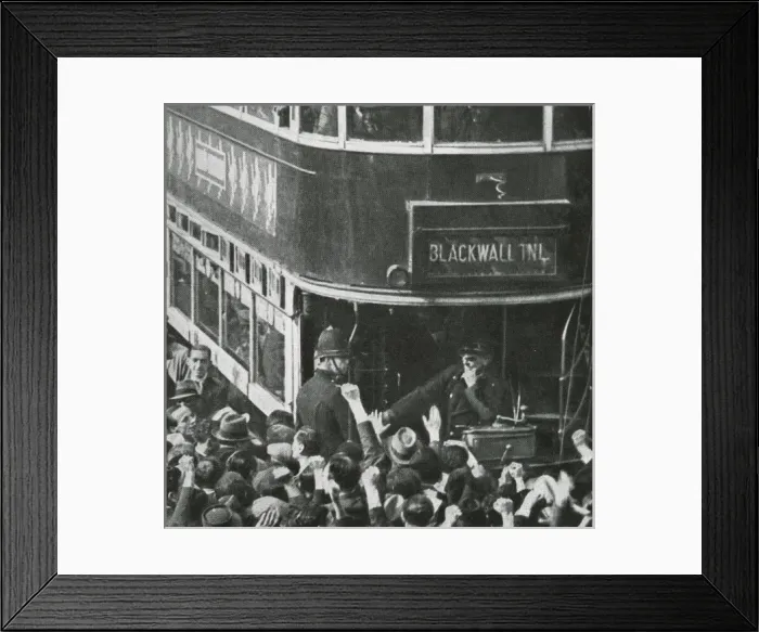 Framed Print : Cable Street demonstration 1936 Framed Print : Cable Street demonstration 1936