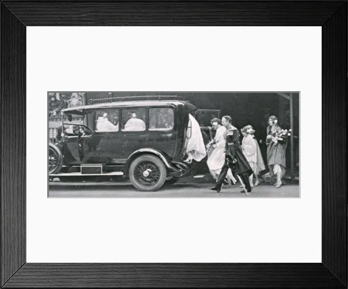 Framed Print : Royal Wedding 1923 - bridesmaids leaving the Abbey Framed Print : Royal Wedding 1923 - bridesmaids leaving the Abbey