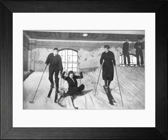 Framed Print : Indoor ski school at Piccadilly Circus Framed Print : Indoor ski school at Piccadilly Circus