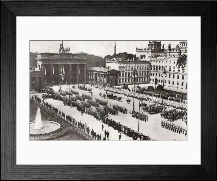 Framed Print : Brandenburg gate procession: Berlin royal wedding 1913