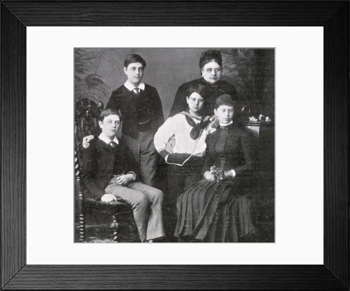 Framed Print : Princess Mary Adelaide of Cambridge with four children Framed Print : Princess Mary Adelaide of Cambridge with four children