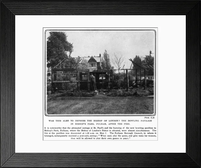 Framed Print : Bowling pavilion in Bishops Park, Fulham Framed Print : Bowling pavilion in Bishops Park, Fulham