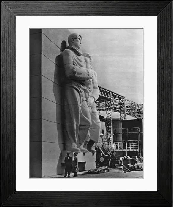 Framed Print : The Islanders sculpture, Festival of Britain, London Framed Print : The Islanders sculpture, Festival of Britain, London
