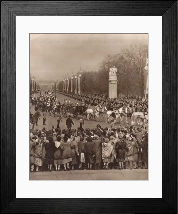 Framed Print : Danish royal visitors arriving at Buckingham Palace