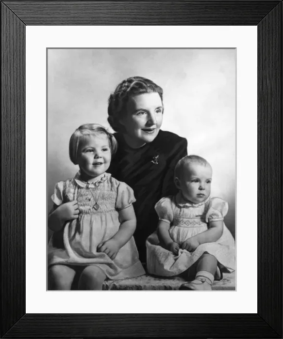 Framed Print : Queen Juliana of the Netherlands and children