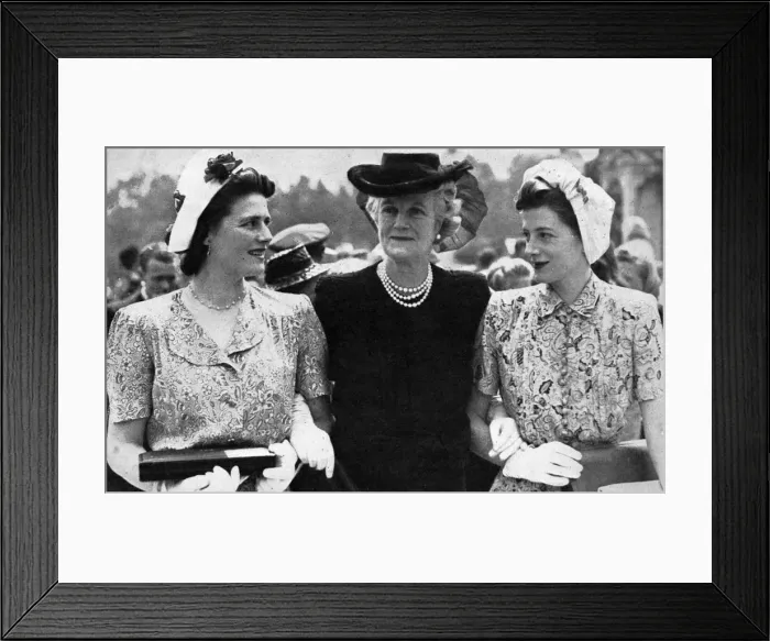Framed Print : Clementine Churchill receiving Insignia of the Dame Grand Cr Framed Print : Clementine Churchill receiving Insignia of the Dame Grand Cr