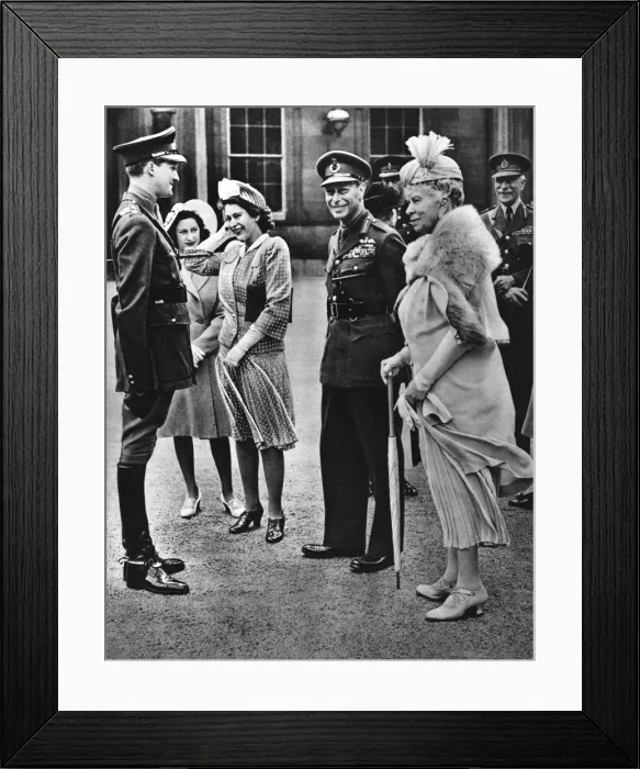 Framed Print : Royal family presented with horses by Queen Wilhelmina Framed Print : Royal family presented with horses by Queen Wilhelmina