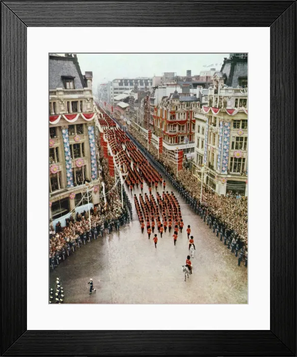 Framed Print : Coronation procession at Oxford Circus, 1953 Framed Print : Coronation procession at Oxford Circus, 1953