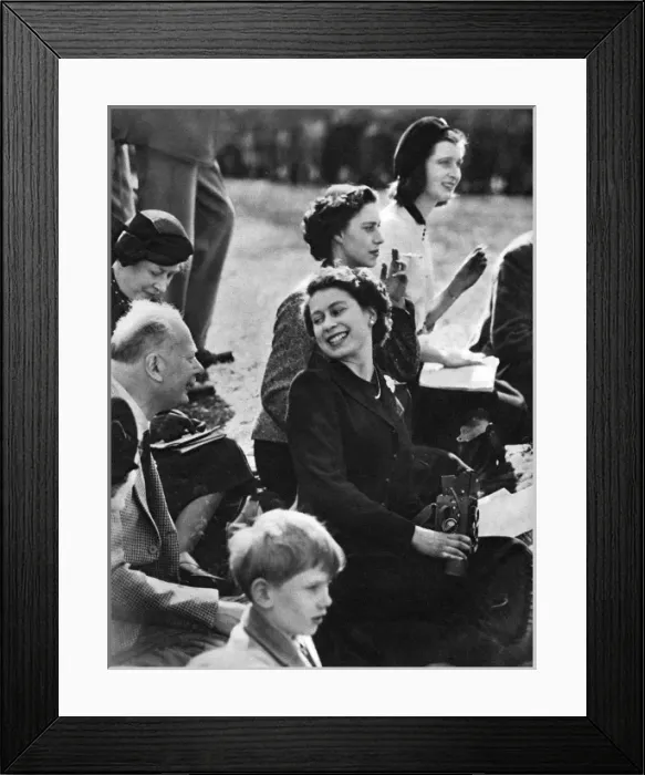 Framed Print : Queen Elizabeth at Badminton, 1953 Framed Print : Queen Elizabeth at Badminton, 1953