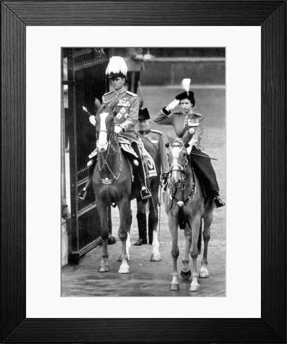Framed Print : Queen Elizabeth II salutes