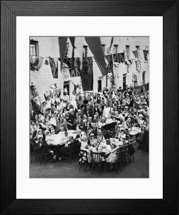 Framed Print : Street tea party, Battersea - King George Vs Silver Jubilee Framed Print : Street tea party, Battersea - King George Vs Silver Jubilee