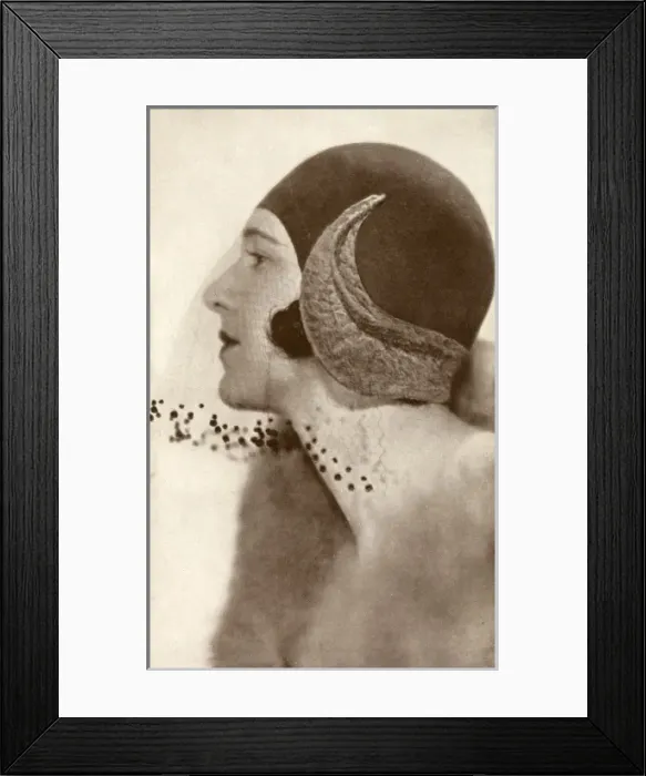 Framed Print : Hat by Molyneux, 1930 Framed Print : Hat by Molyneux, 1930