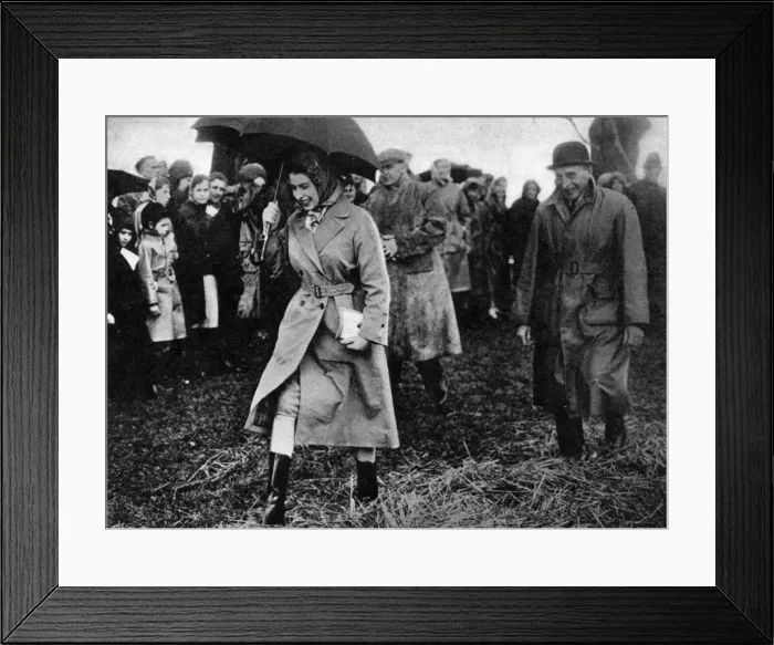 Framed Print : Queen Elizabeth II at the Badminton horse trials, 1959 Framed Print : Queen Elizabeth II at the Badminton horse trials, 1959