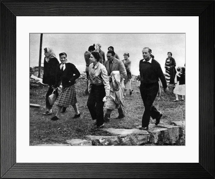 Framed Print : Queen Elizabeth II in Scotland Framed Print : Queen Elizabeth II in Scotland