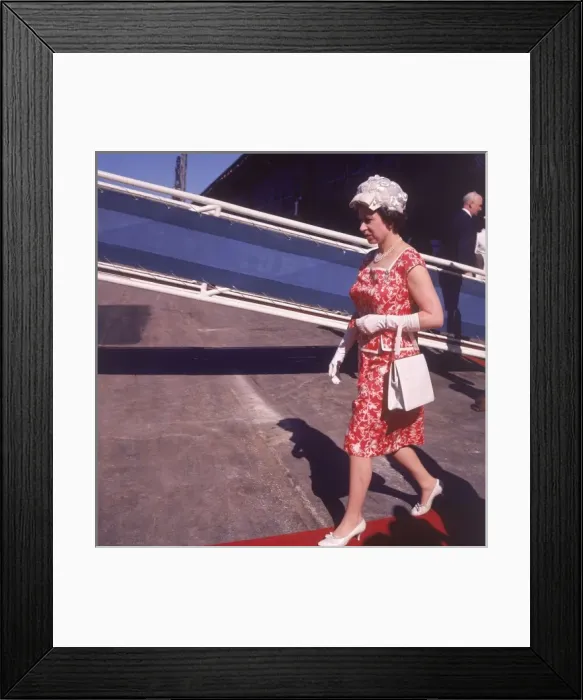 Framed Print : Queen Elizabeth II - West Indies royal tour 1966 Framed Print : Queen Elizabeth II - West Indies royal tour 1966