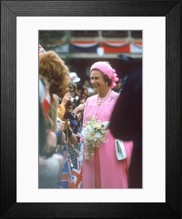 Framed Print : Queen Elizabeth II - Silver Jubilee Framed Print : Queen Elizabeth II - Silver Jubilee