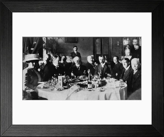 Framed Print : Louis Bleriot with Lord Northcliffe at the Savoy