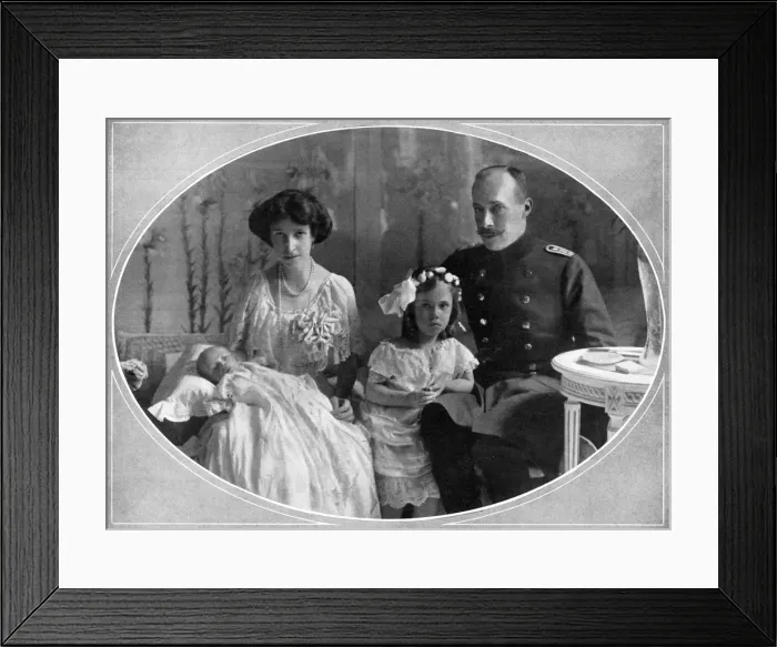 Framed Print : Prince Wilhelm (William) of Wied and family