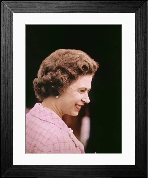 Framed Print : Queen Elizabeth II, 1972 Framed Print : Queen Elizabeth II, 1972