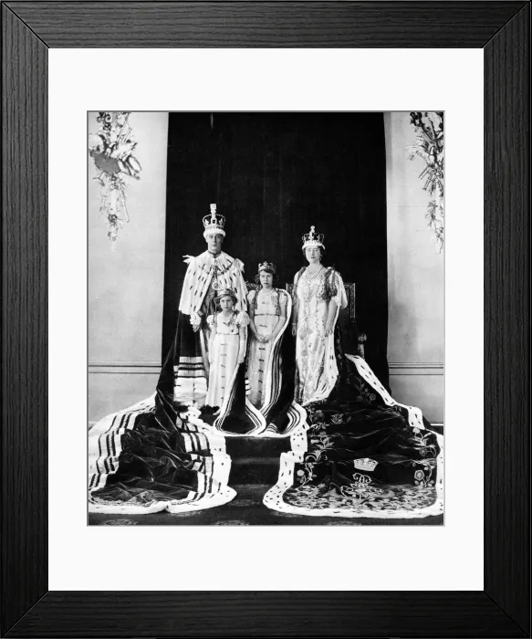 Framed Print : 1937 Coronation: the Royal Family in their robes Framed Print : 1937 Coronation: the Royal Family in their robes