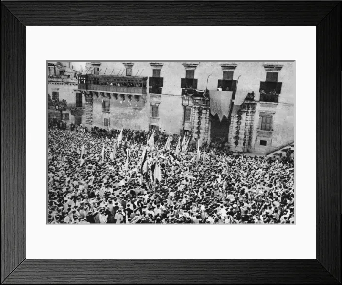 Framed Print : King George VI visits Malta in 1943 Framed Print : King George VI visits Malta in 1943