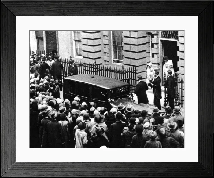 Framed Print : Christening of Elizabeth II; leaving Bruton Street Framed Print : Christening of Elizabeth II; leaving Bruton Street