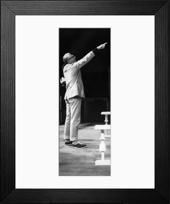 Framed Print : Laurence Olivier at Chichester Festival Theatre Framed Print : Laurence Olivier at Chichester Festival Theatre
