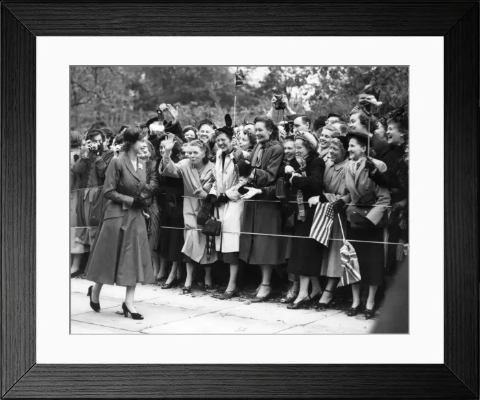 Framed Print : Queen Elizabeth II in Washington, USA, 1951 Framed Print : Queen Elizabeth II in Washington, USA, 1951