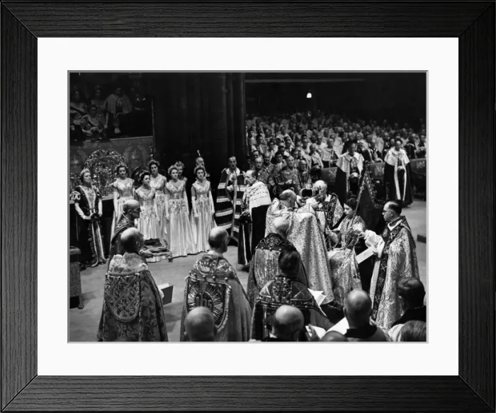Framed Print : Coronation 1953, Queen Elizabeth II - St Edwards Crown