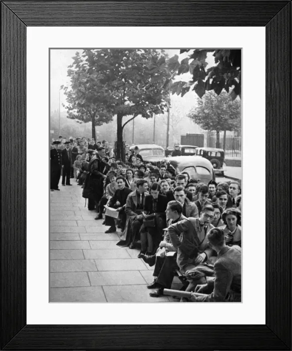 Framed Print : Public queuing to see Faust, 1939 Framed Print : Public queuing to see Faust, 1939