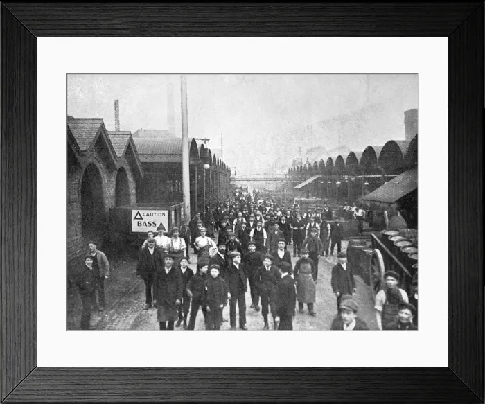 Framed Print : Bass Brewery workers Framed Print : Bass Brewery workers