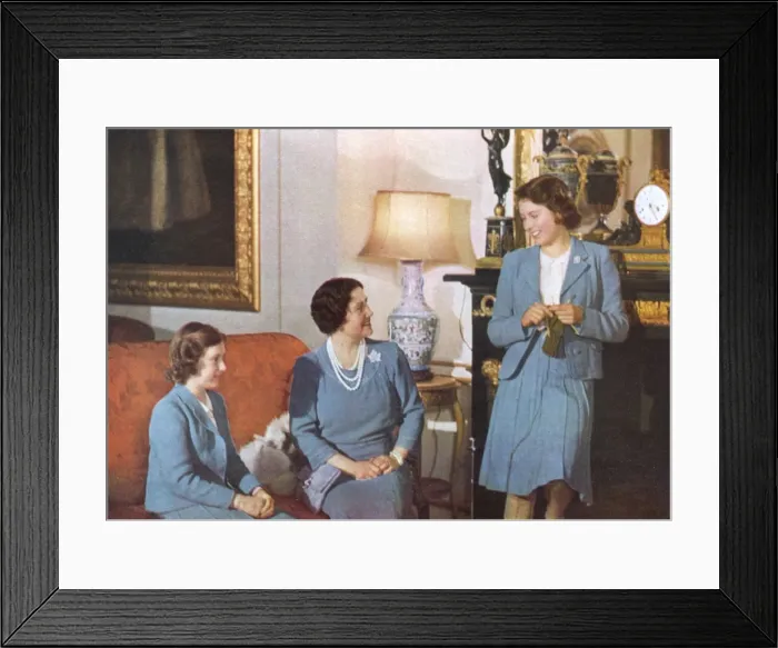 Framed Print : Royal family at home, special sitting for ILN, May 1942