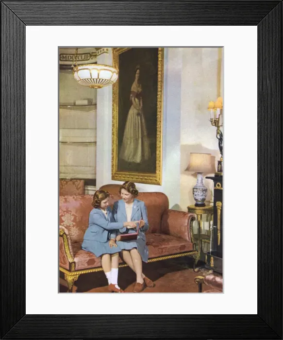 Framed Print : Royal family at home, special sitting for ILN, May 1942